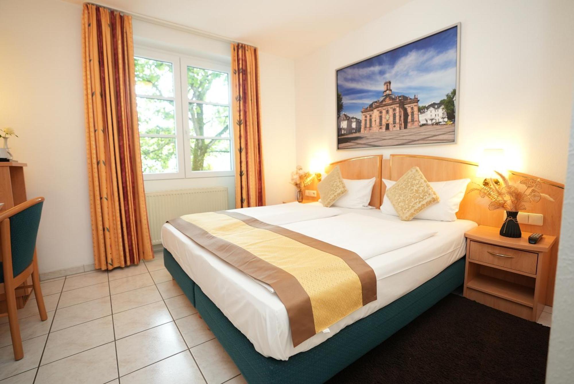 Uno Hotel Posthof Saarlouis Exterior foto